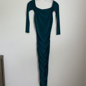 MISSGUIDED - SIZE 6 - Long Sleeve Emerald Green Ruched Midi Dress